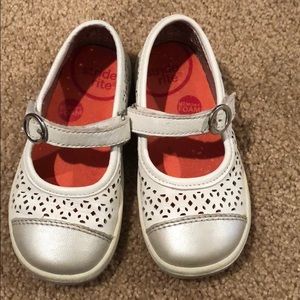 Stride rite poppy sneakers